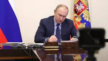 Владимир Путин подписал закон о возвращении индексации пенсий работающим пенсионерам с 2025 года
